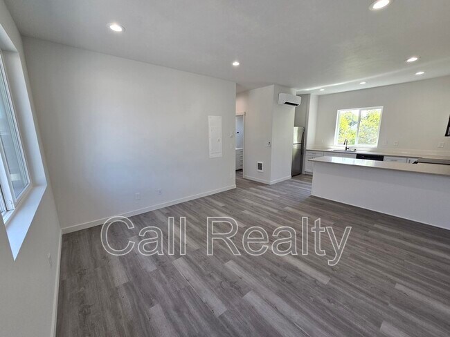 Building Photo - 4215 N Locust Rd