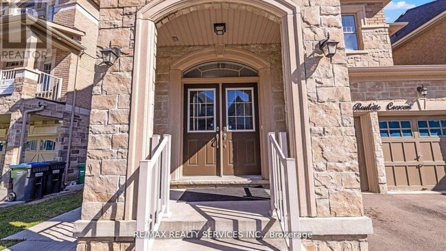 Building Photo - 104 Roulette Cres