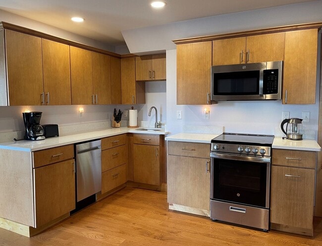 Building Photo - Cozy 1 Bed/1 Bath