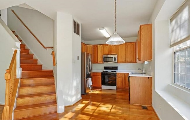 Building Photo - 8602 Woodland Walk