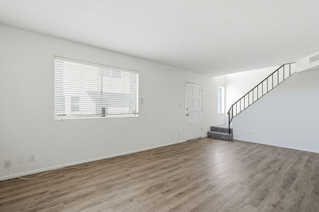 Foto del edificio - Ready to Move In - Two Bedrooms!