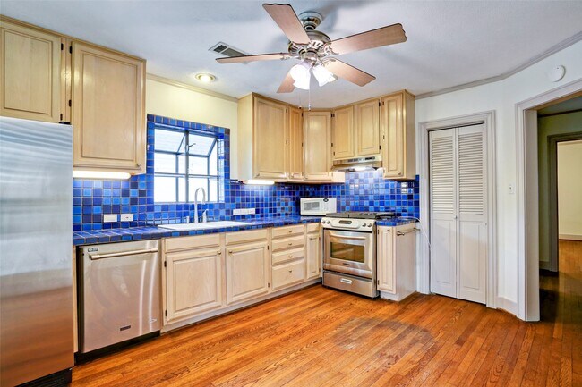 Foto del edificio - 2324 Goldsmith St
