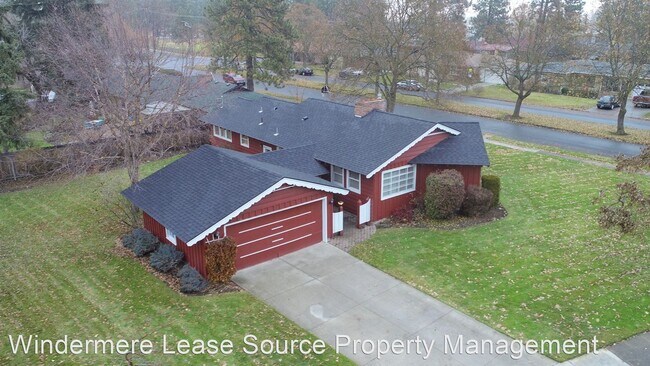 Foto del edificio - 4 br, 2.5 bath House - 3732 S Manito Blvd