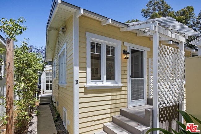 Building Photo - 443 GRAND