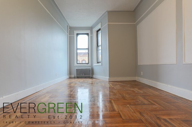 Building Photo - 874 Greene Ave