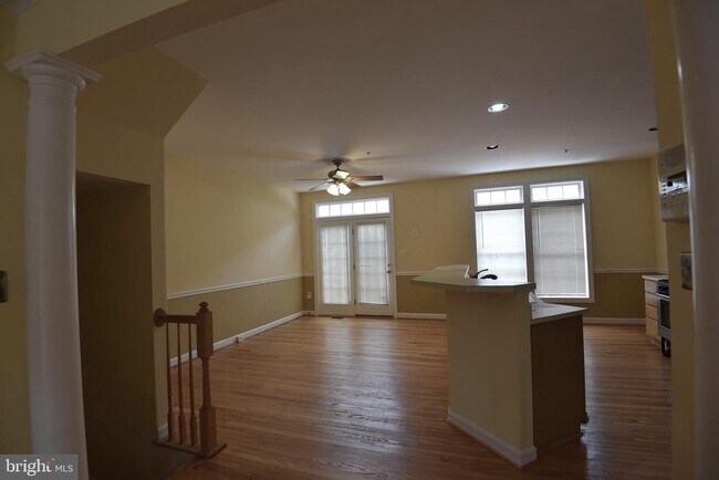 Building Photo - 310 Highland Ridge Ave