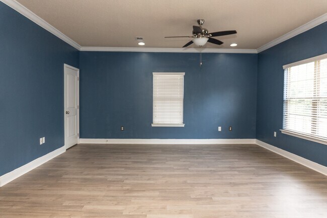 Foto del edificio - 3366 Wild Hare Ln