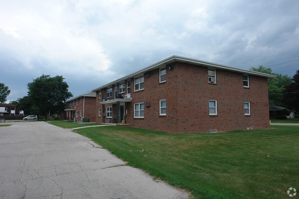 11891199 Cormier Rd, Green Bay, WI 54304 Apartments in Green Bay, WI