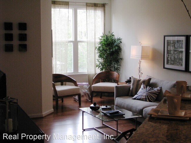Building Photo - 1 br, 1 bath House - 705 Walker Sq, Apt #2D