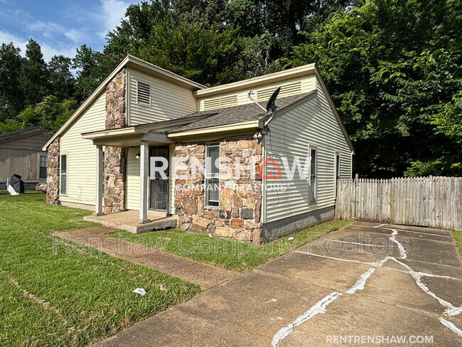 Building Photo - 3681 Kerwin Dr