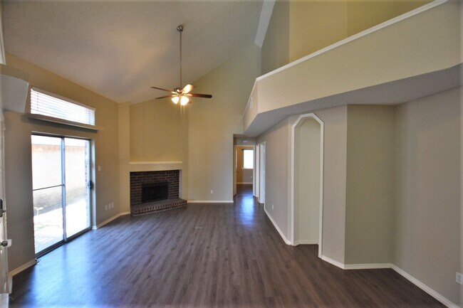 Building Photo - 6817 Driffield Cir W