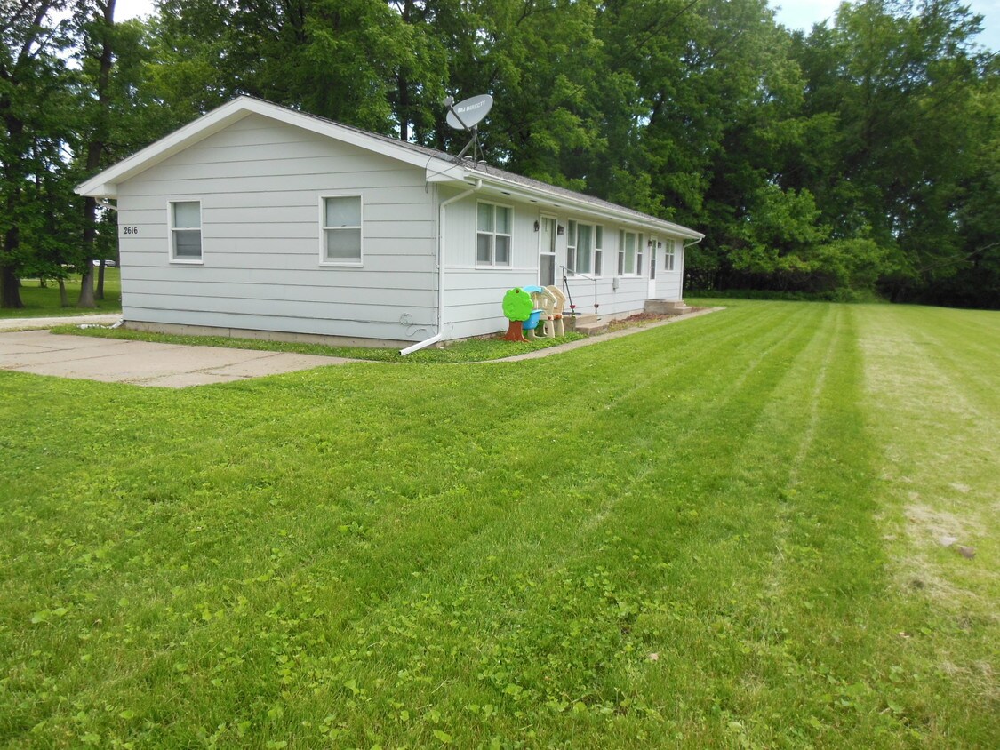 Primary Photo - 2616 Vineyard St