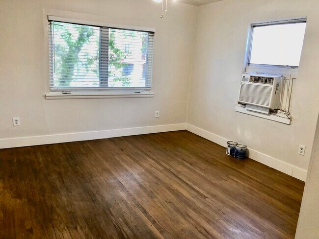 Foto del edificio - 2512 L St