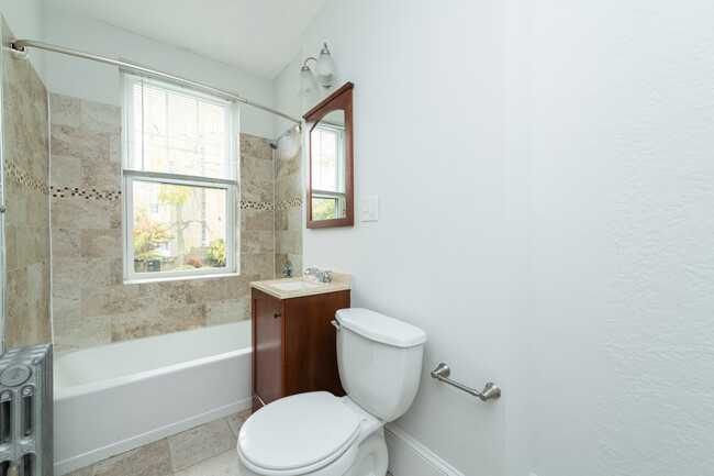 Foto del edificio - 276 Chestnut Hill Ave