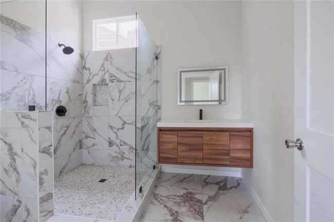 Foto del edificio - 2404 Ursulines Ave