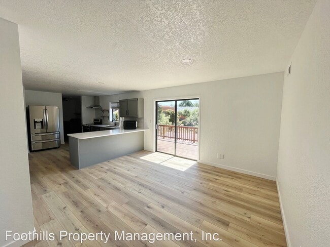 Building Photo - 3 br, 2 bath House - 240 Canyon Diablo Road