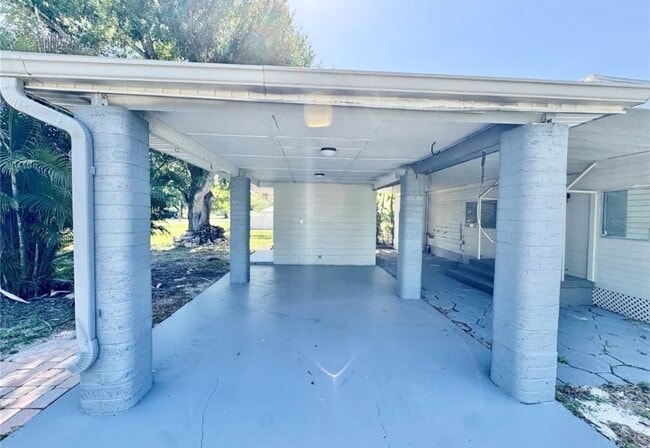 Building Photo - 162 Sapodilla St