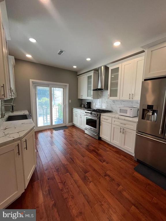 Foto del edificio - 2244 St Albans St