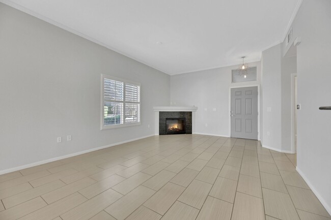 Building Photo - Two Bedroom Condo in Gate community