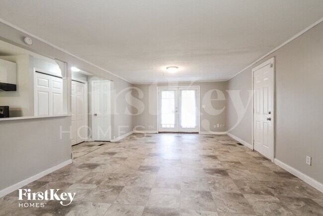 Building Photo - 6002 Gateway Dr