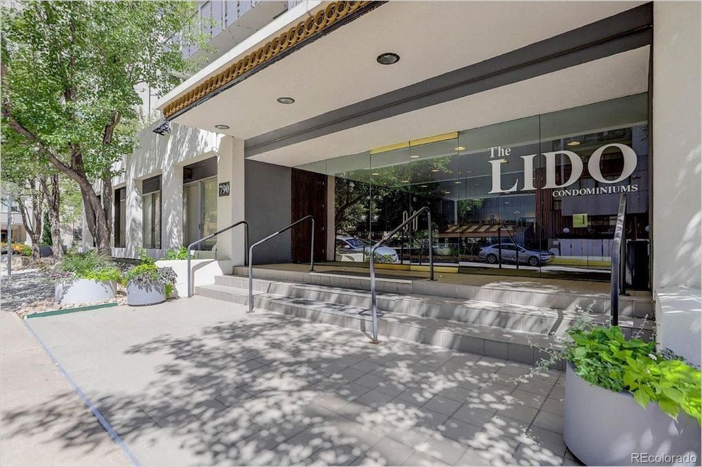 Foto principal - 790 N Washington St