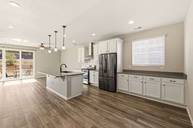 Building Photo - Modern 3-Bed 2-Bath Home in Cherry Creek School District!