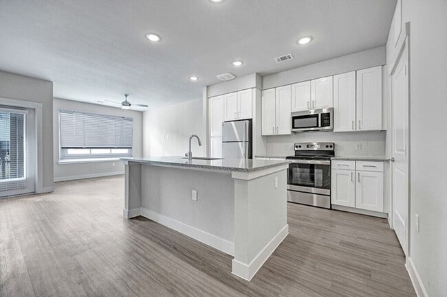 Building Photo - Brightleaf at Lakeline