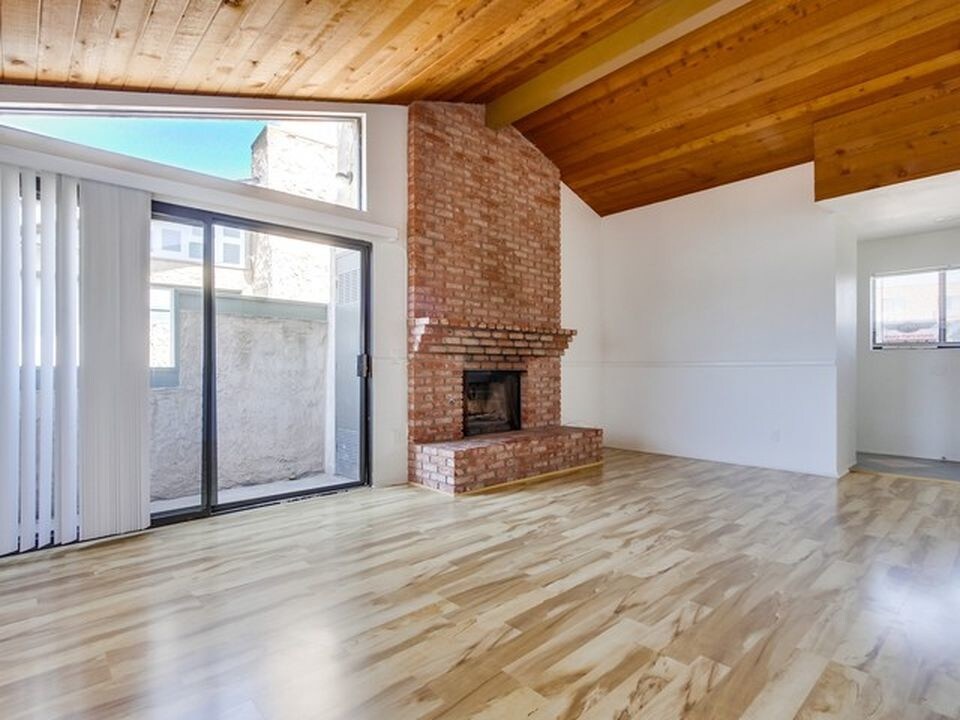 Foto principal - 4540 W Point Loma Blvd