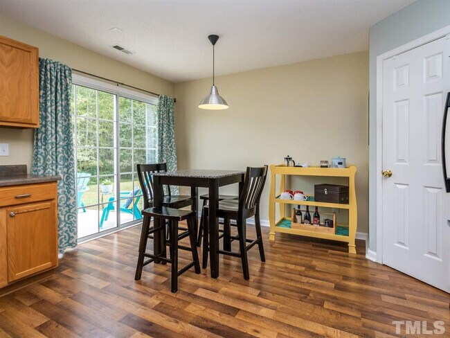 Foto del edificio - Room in Single Family Home on Spindlewood Ct