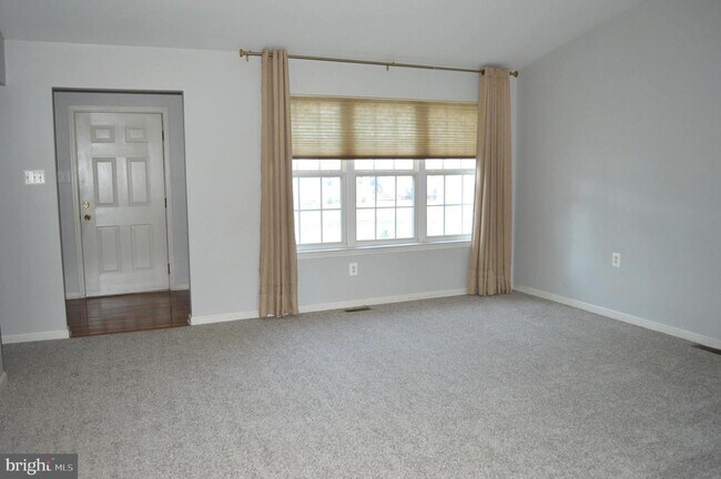 Building Photo - 104 Sage Trail