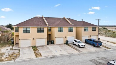 Building Photo - 316 Ama Caro Dr