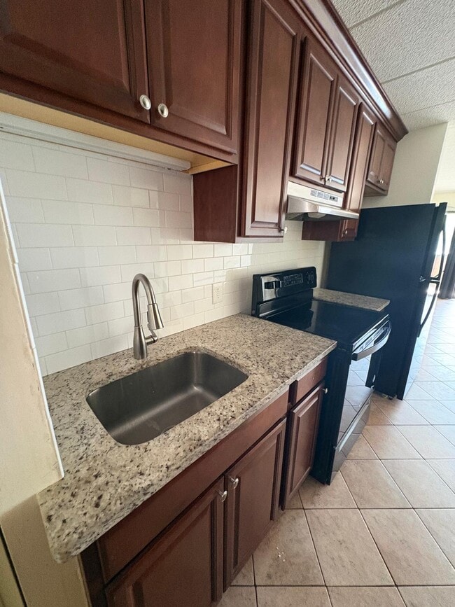 Building Photo - APTS in Everett, Malden, Chelsea & Boston