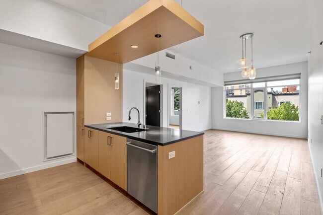 Foto del edificio - Luxurious 1 bedroom in Capital Hill!