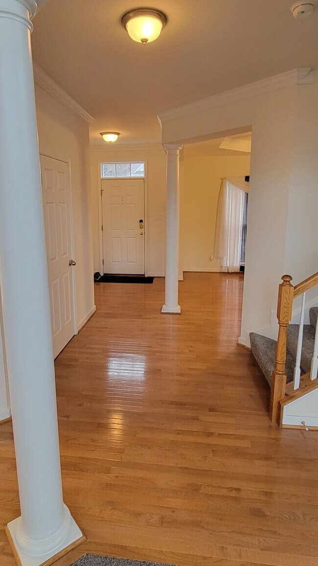 Foto del edificio - 6512 Kings Grove Ct