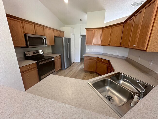 Building Photo - 13485 SW 113th Ln