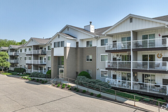 Building Photo - Trails Edge Apartments