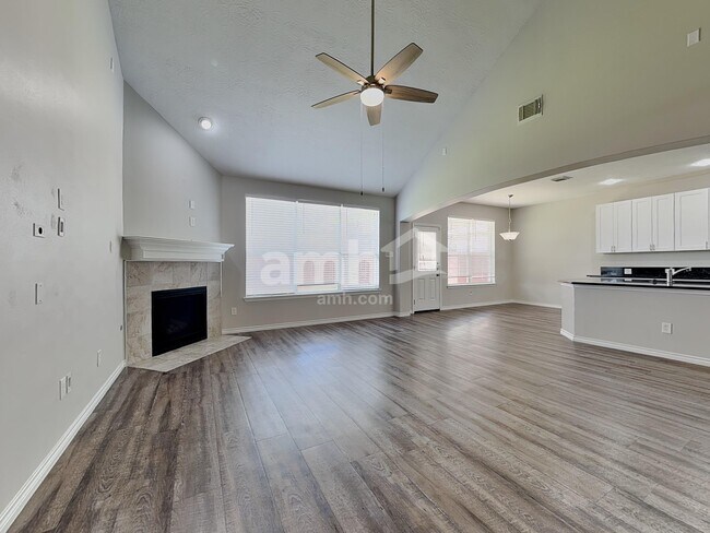 Foto del edificio - 12915 Mason Terrace Ln