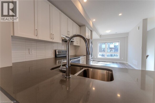 Photo du bâtiment - 720 Grey St