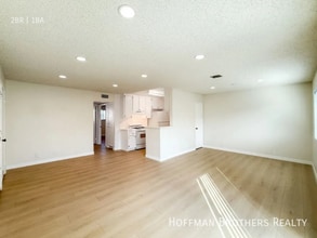Building Photo - 14801 Delano St