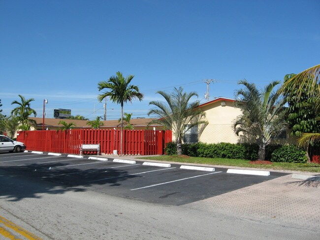 Foto del edificio - 301 NW 35th Ct