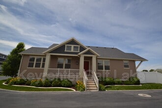 Building Photo - 938 Rebecca View Dr