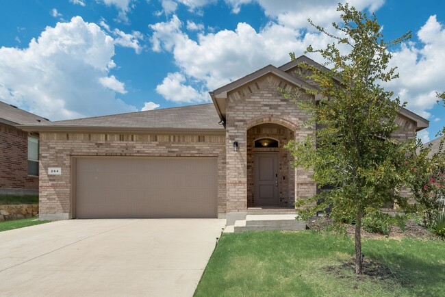 Building Photo - Beautiful move in ready in Haslet!