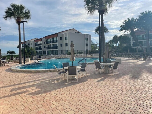 Foto del edificio - 851 Bayway Blvd
