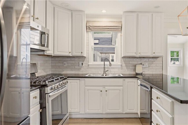 Building Photo - 51 Callender Ave