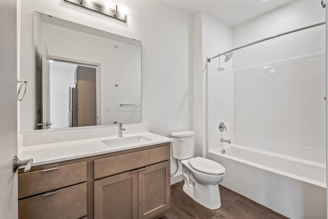 Interior Photo - The Harlan