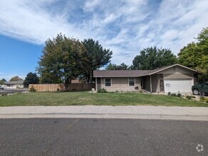 Building Photo - 1009 Parkway Dr