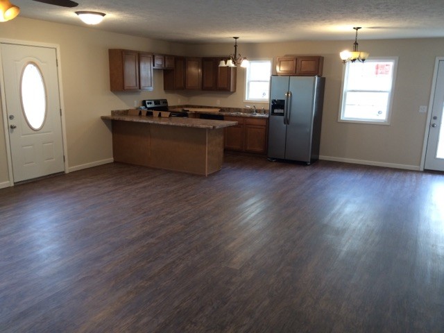Building Photo - 104 S McVicker Dr