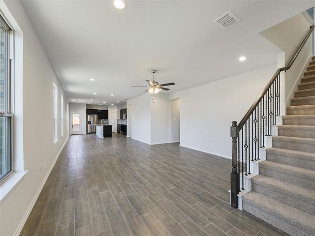 Foto del edificio - 3306 Dahlia Dr
