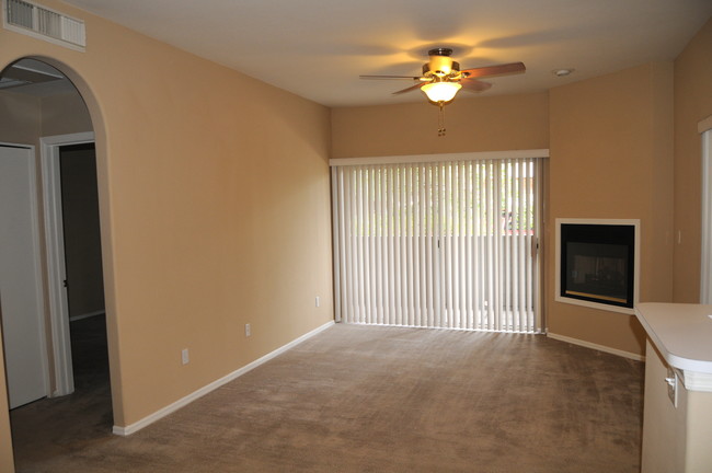 Standard Unit Living Room - The Summit at Flagstaff