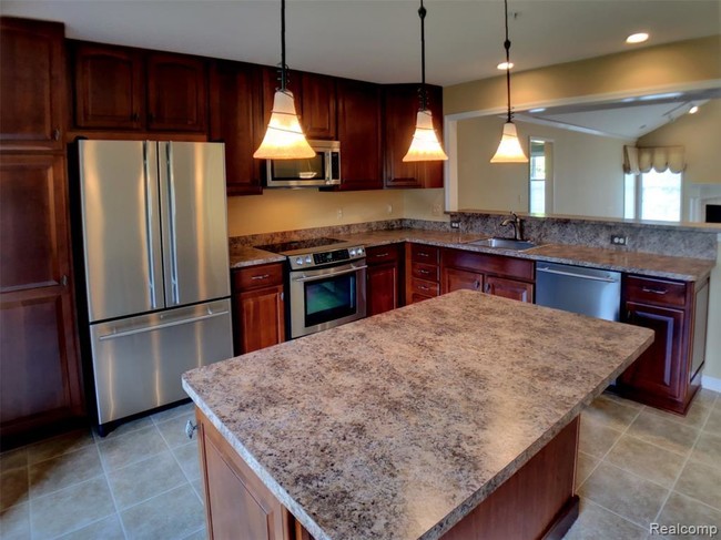 Foto del edificio - 28526 Carlton Way Dr
